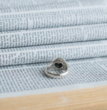Load image into Gallery viewer, Classic Cross signet ring