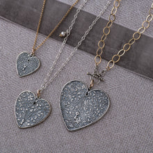 Load image into Gallery viewer, Floral vine heart &amp; tiny keyhole
